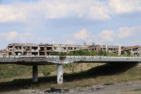 Russia DPR Destroyed Airport