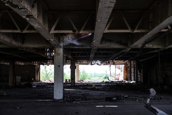 Russia DPR Destroyed Airport