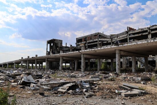Russia DPR Destroyed Airport