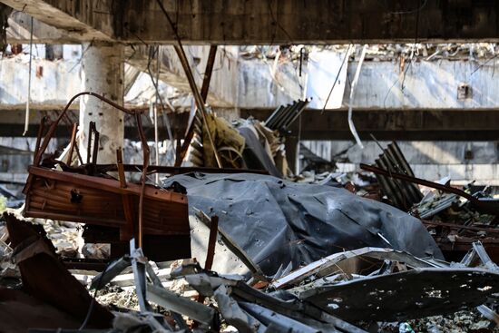 Russia DPR Destroyed Airport