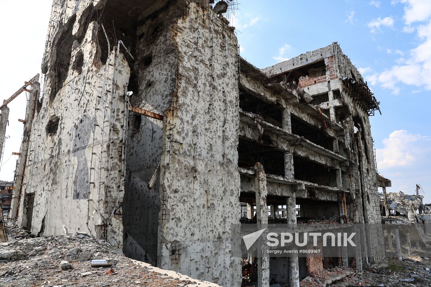 Russia DPR Destroyed Airport