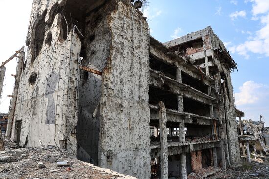 Russia DPR Destroyed Airport