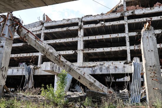Russia DPR Destroyed Airport