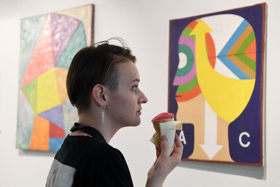 Russia Art Yulikov Exhibition