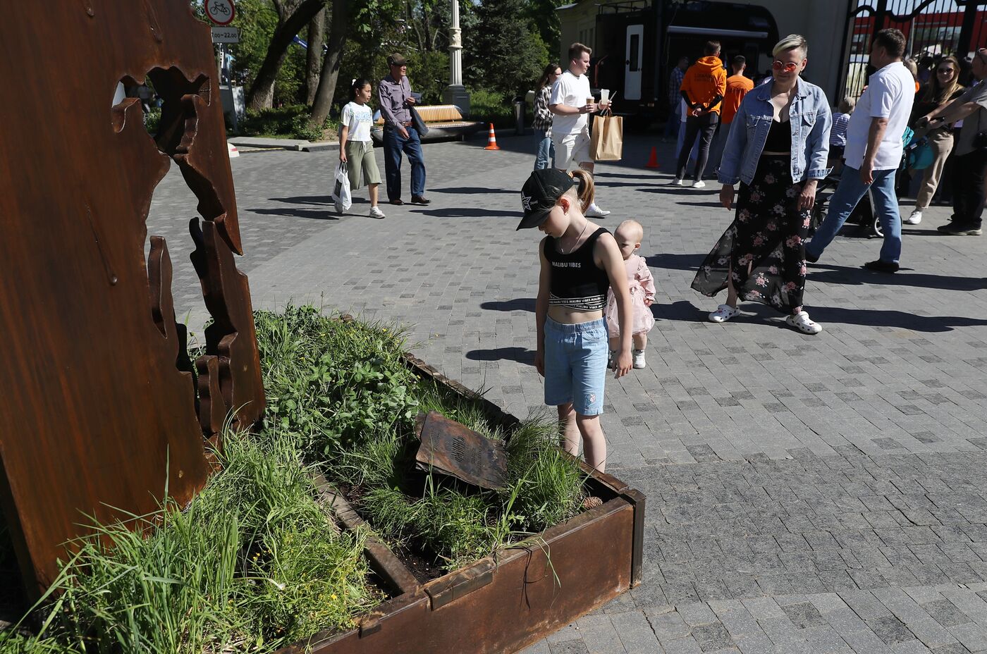 RUSSIA EXPO. Live stele unveiled jointly with LizaAlert