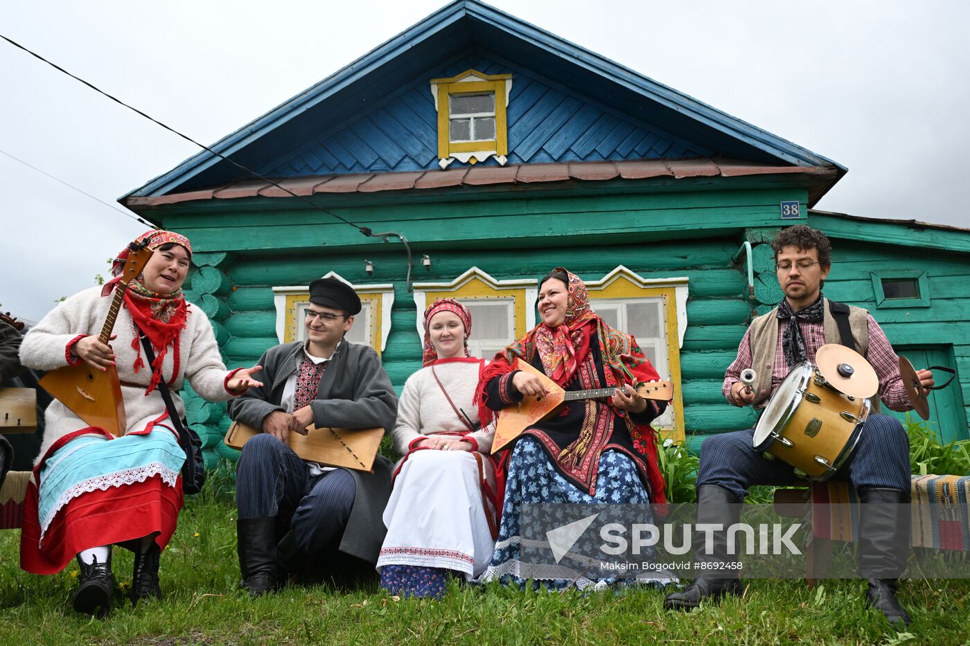 Russia Karavon Folk Holiday