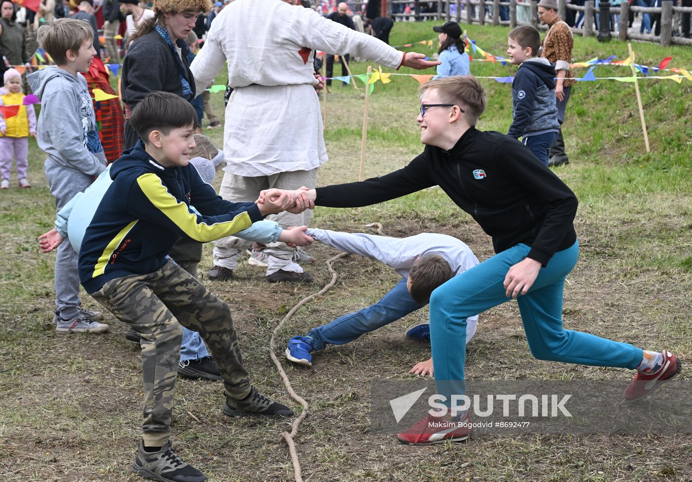 Russia Karavon Folk Holiday