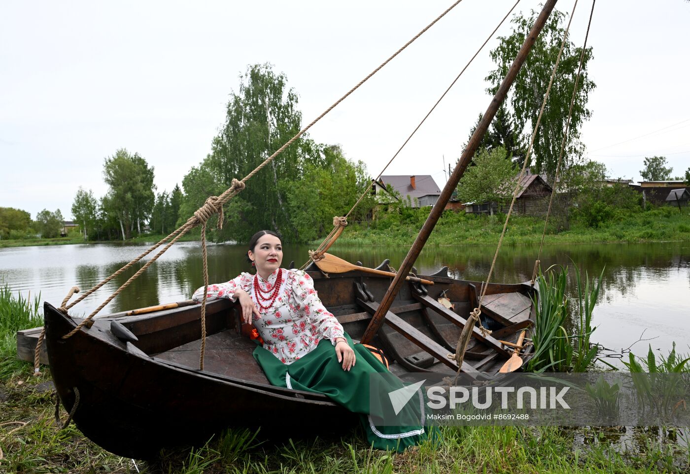 Russia Karavon Folk Holiday