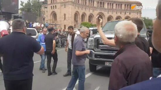 Protesters demanding the resignation of Armenian Prime Minister Nikol Pashinyan