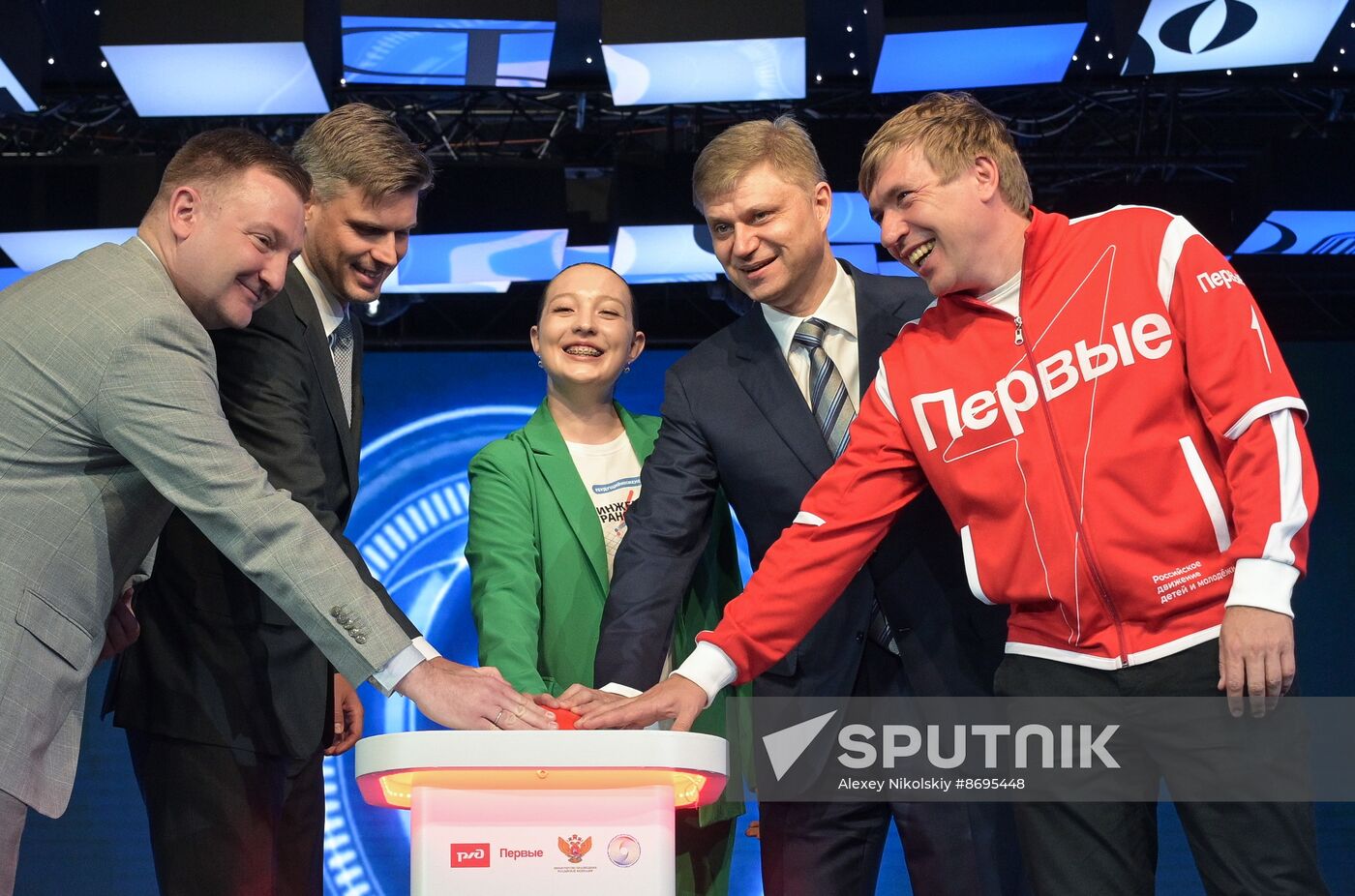 RUSSIA EXPO. Launch of Transport Engineers Russian contest of children's engineering inventions