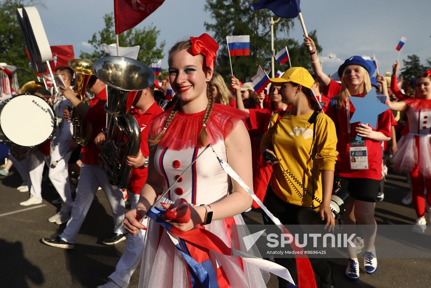 RUSSIA EXPO. The procession of dreamers