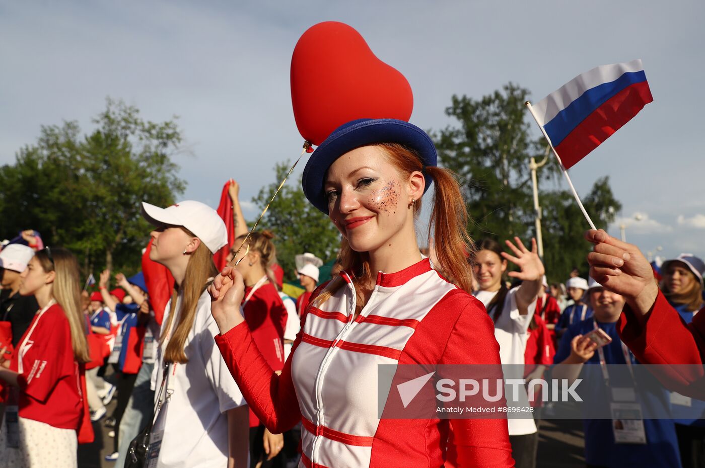 RUSSIA EXPO. The procession of dreamers
