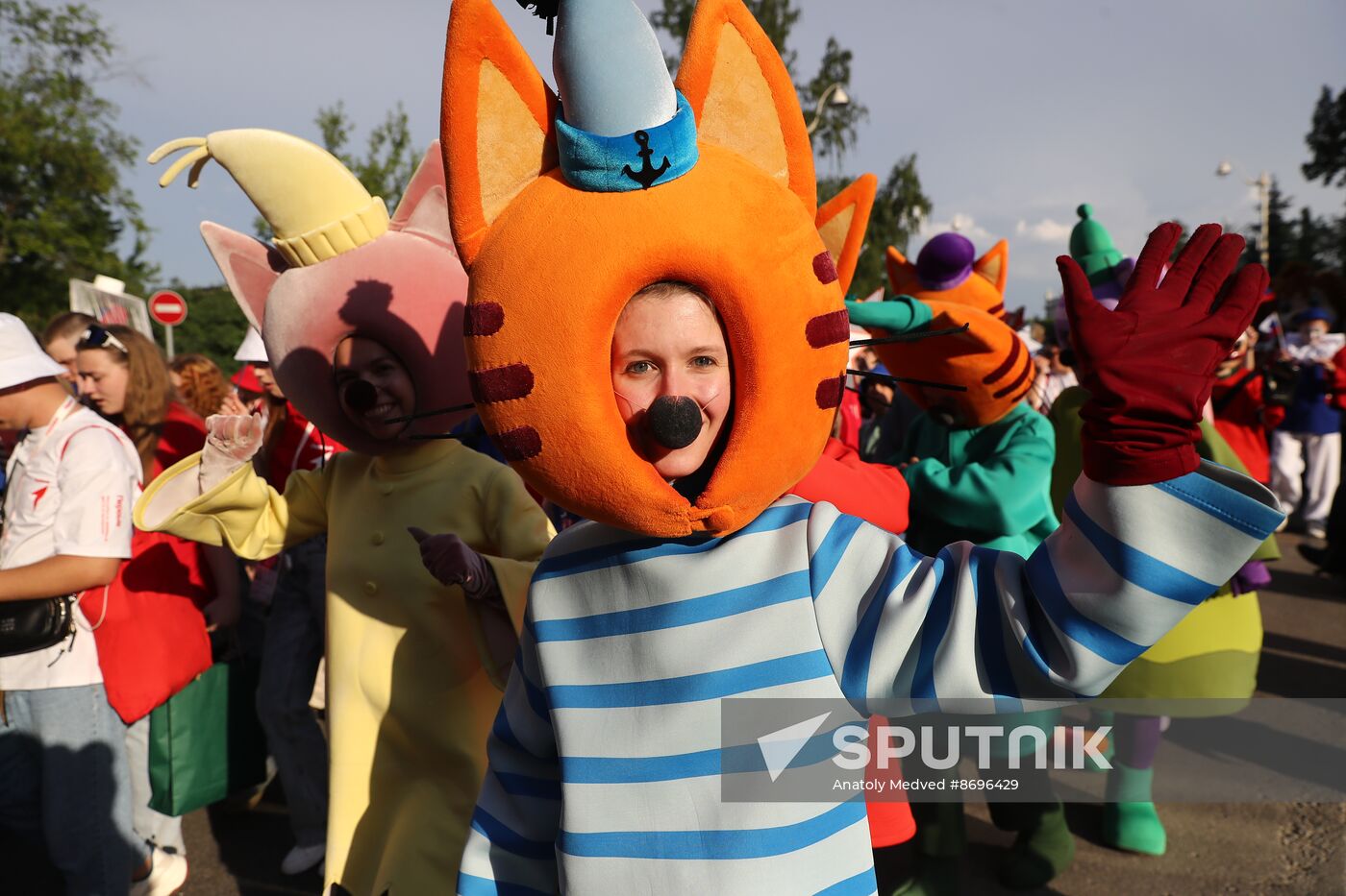 RUSSIA EXPO. The procession of dreamers
