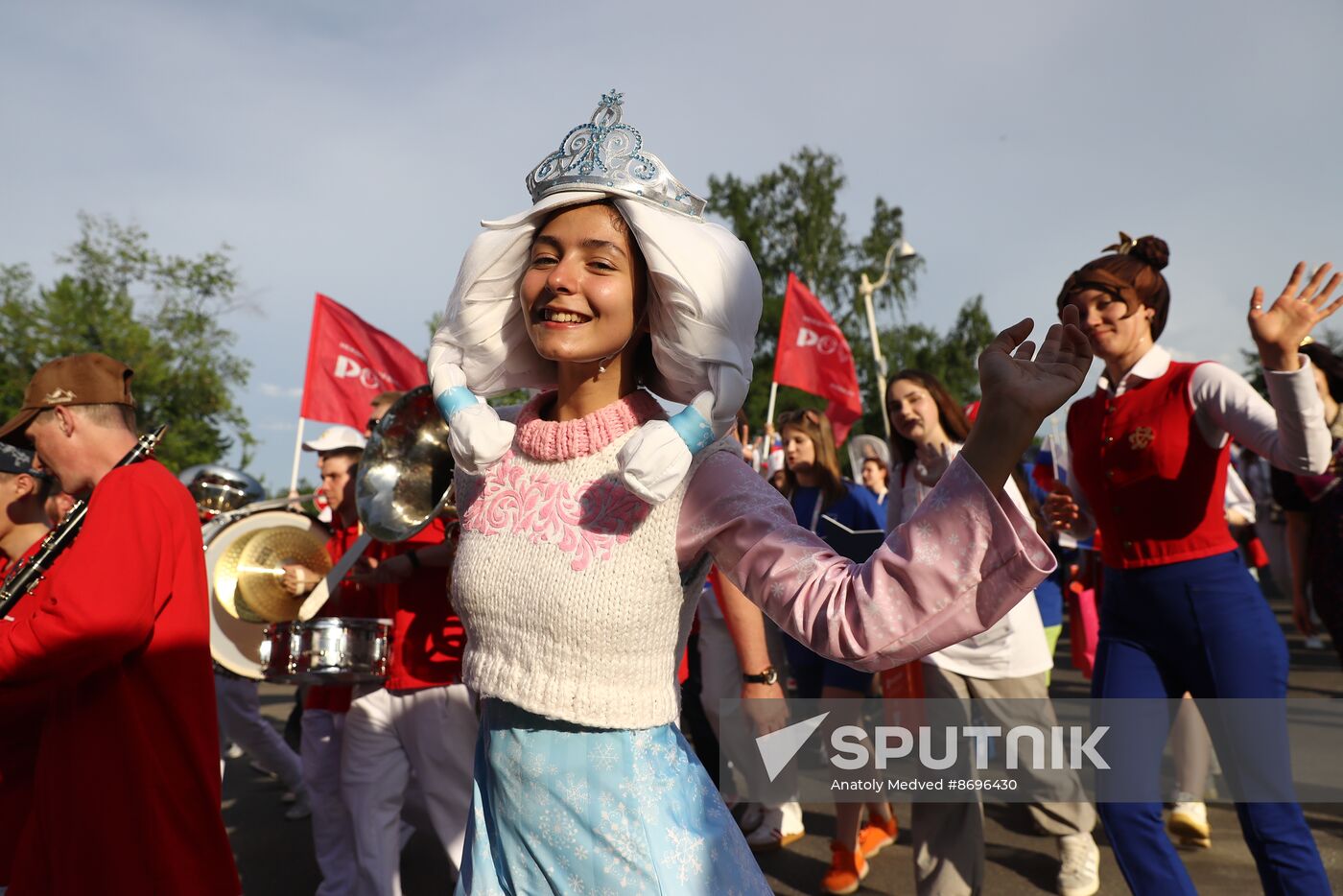 RUSSIA EXPO. The procession of dreamers