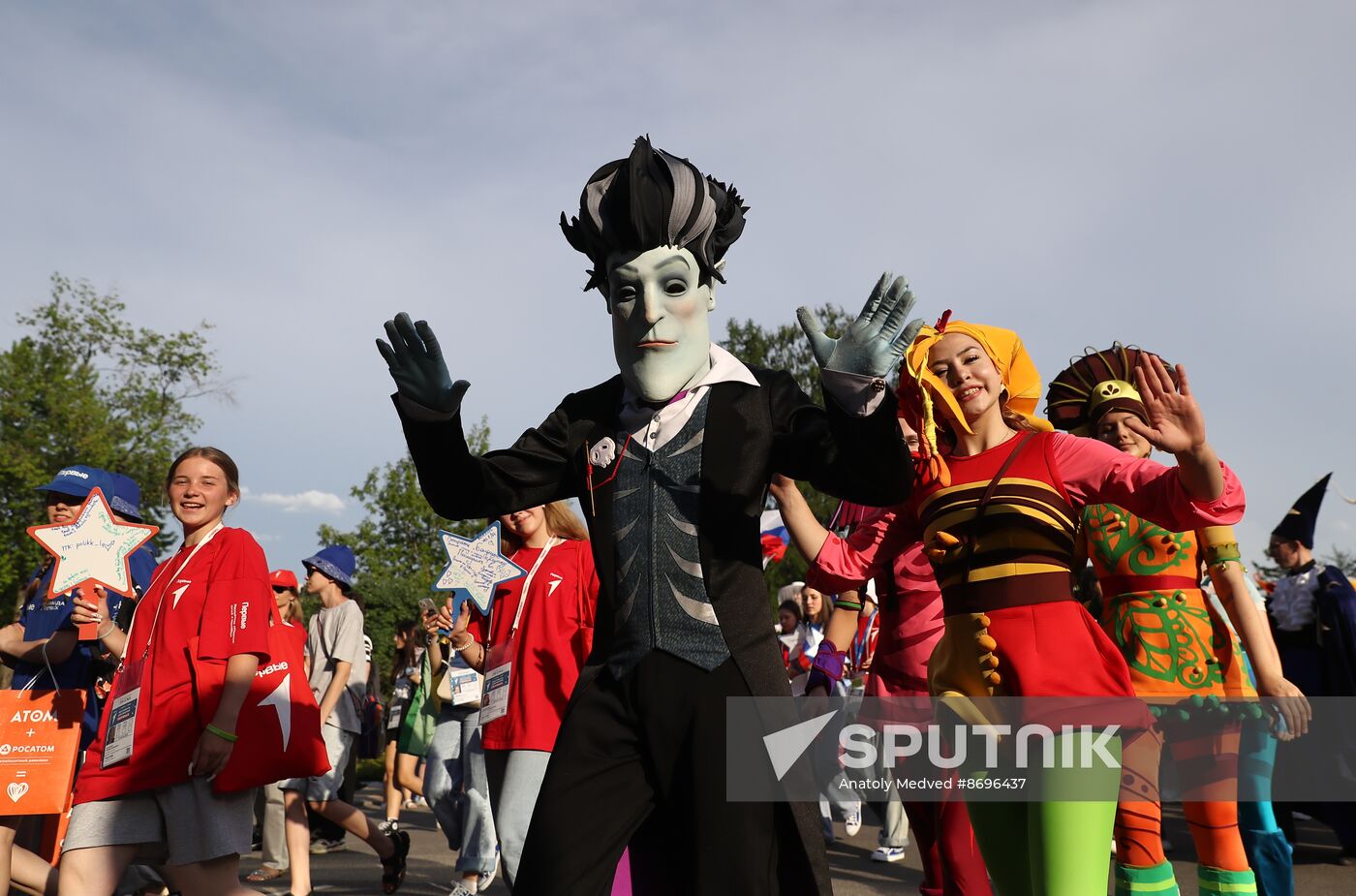 RUSSIA EXPO. The procession of dreamers