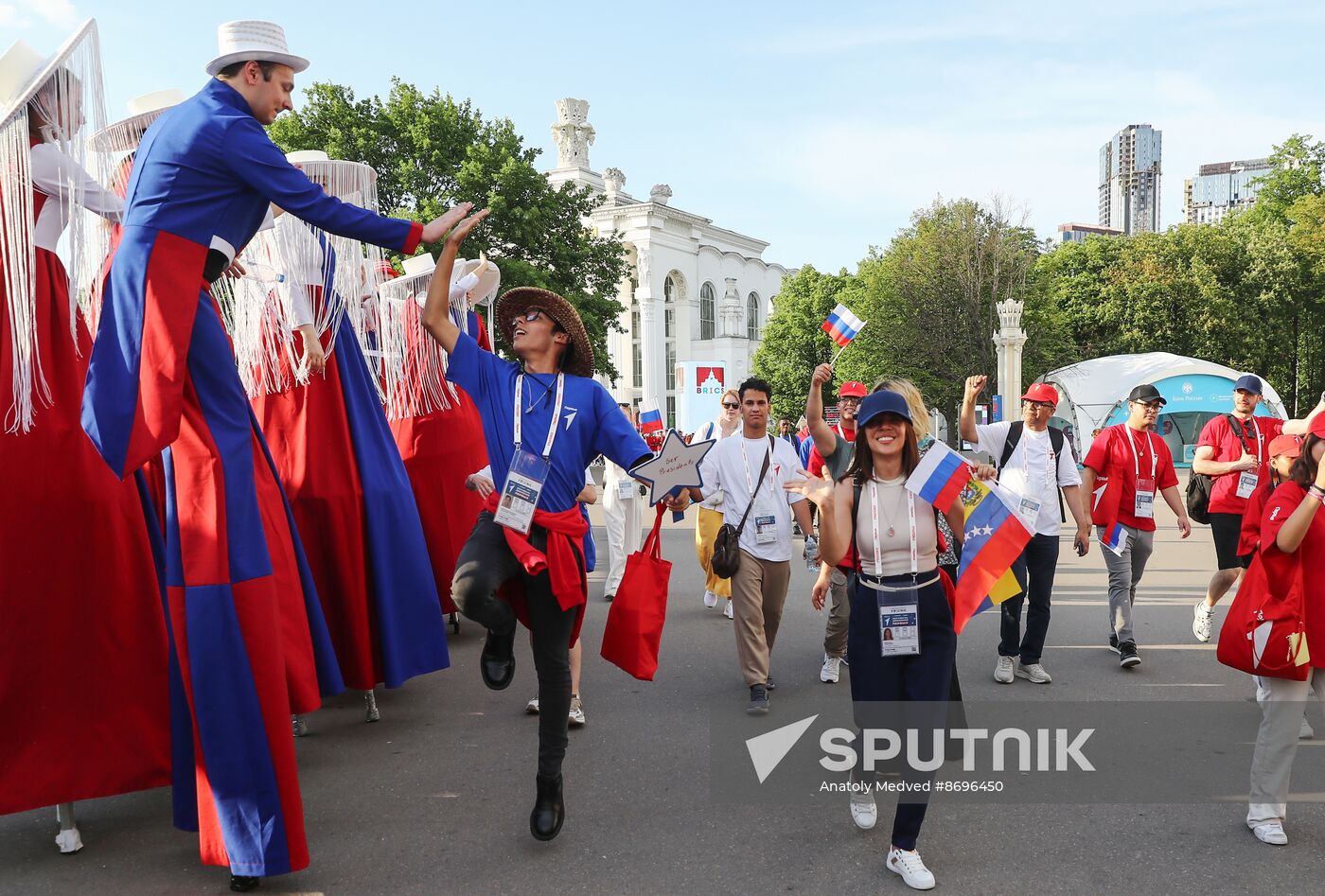 RUSSIA EXPO. The procession of dreamers