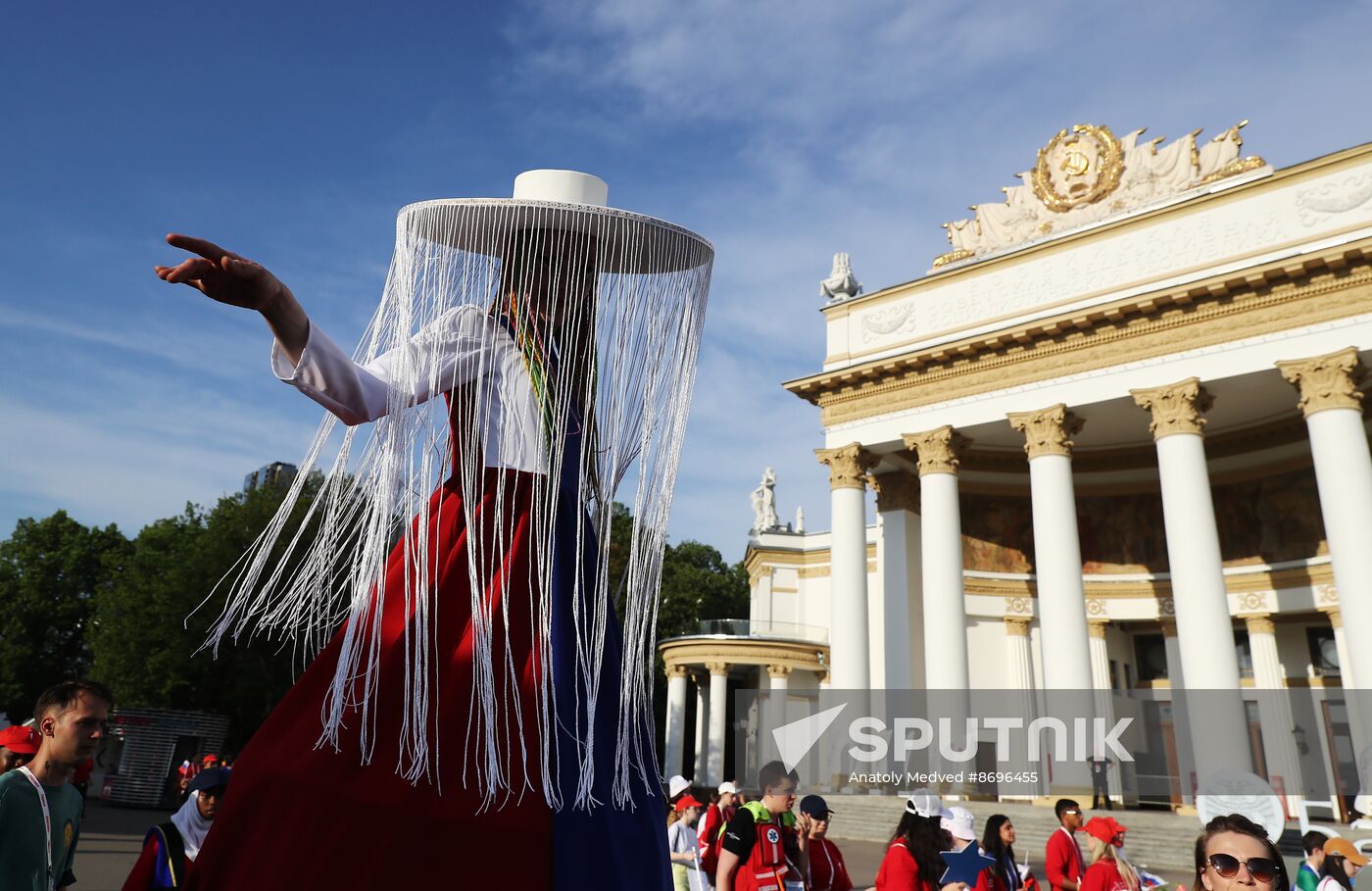 RUSSIA EXPO. The procession of dreamers