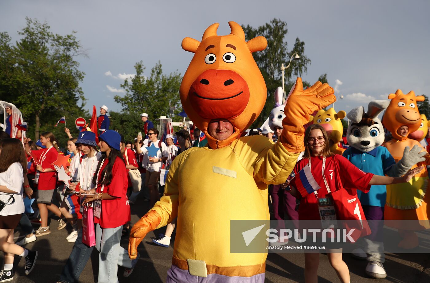 RUSSIA EXPO. The procession of dreamers