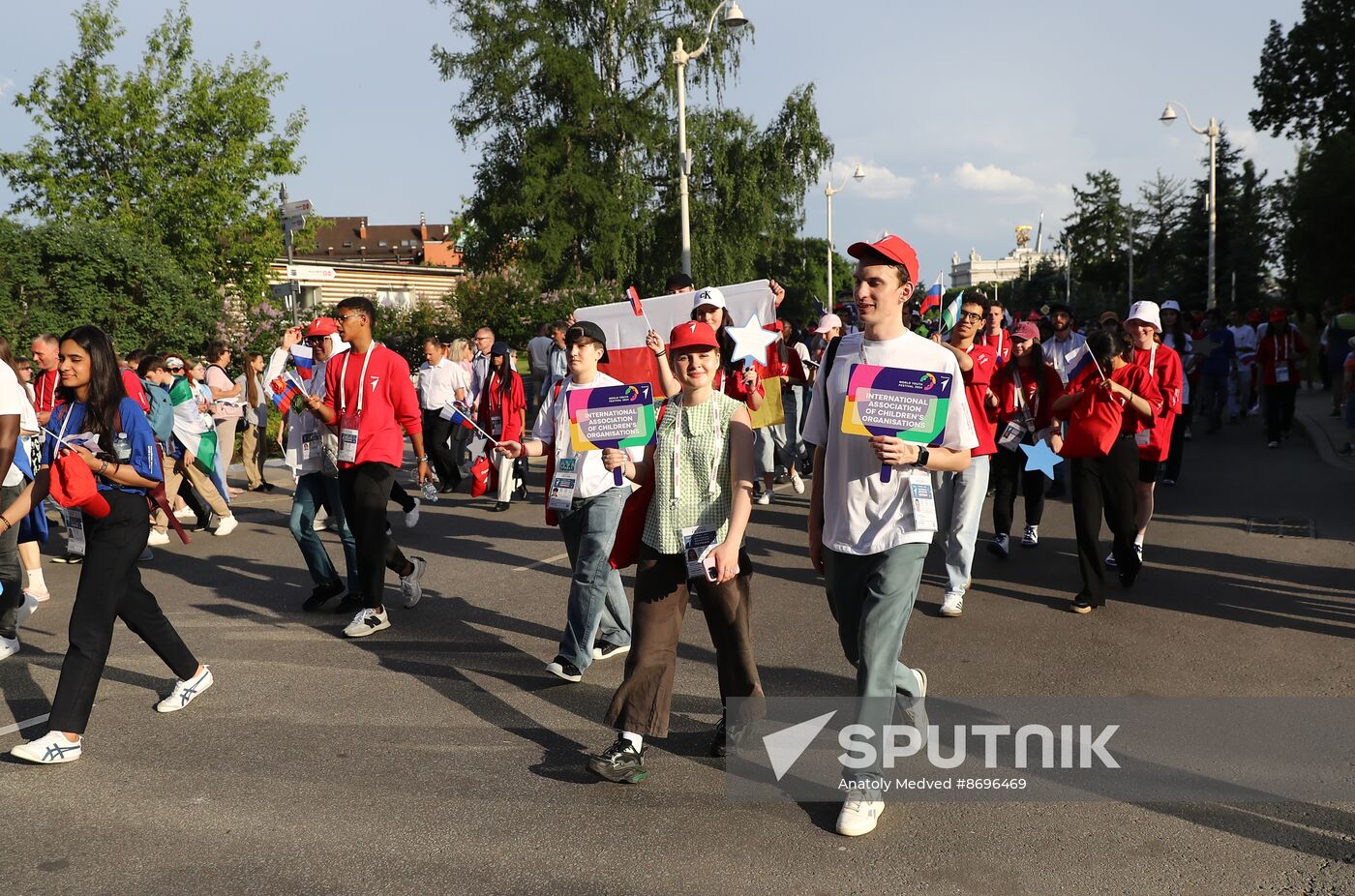 RUSSIA EXPO. The procession of dreamers