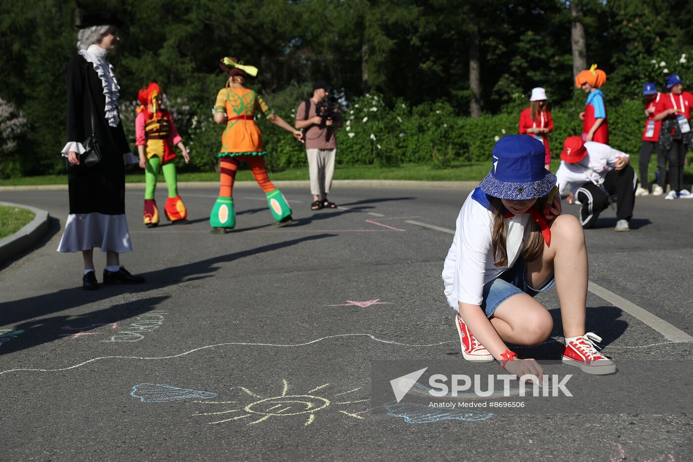 RUSSIA EXPO. The procession of dreamers