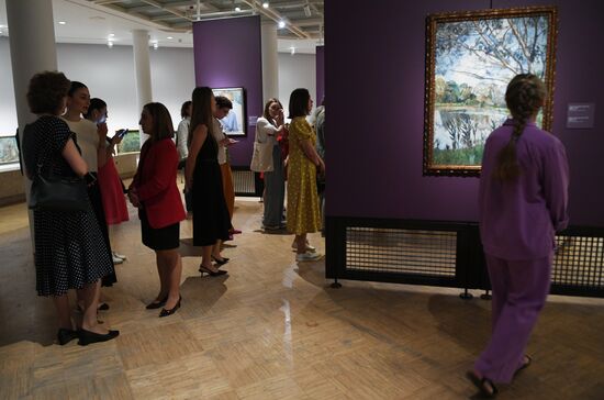 Russia Art Abramyan Collection Exhibition