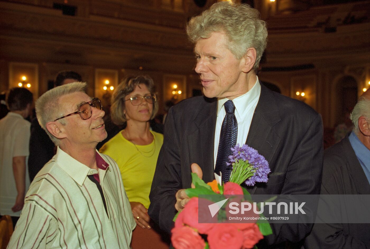Gloria International Prize