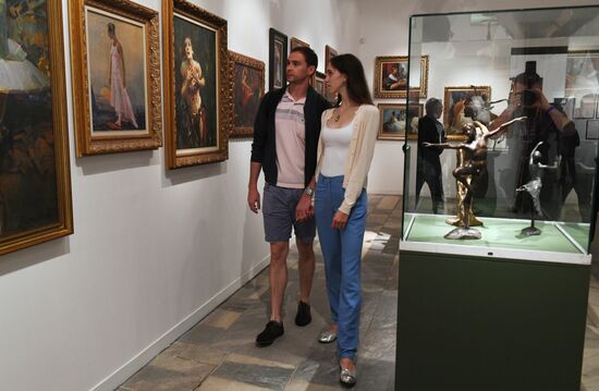 Russia Art Ballet Nureyev Exhibition