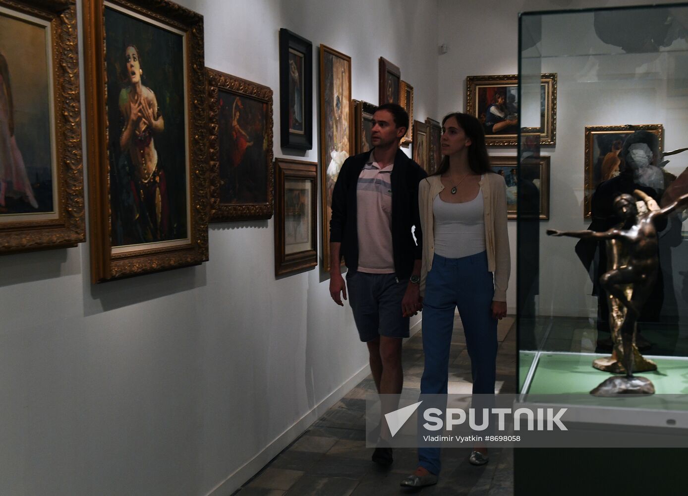 Russia Art Ballet Nureyev Exhibition