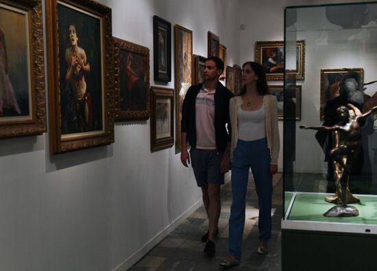 Russia Art Ballet Nureyev Exhibition