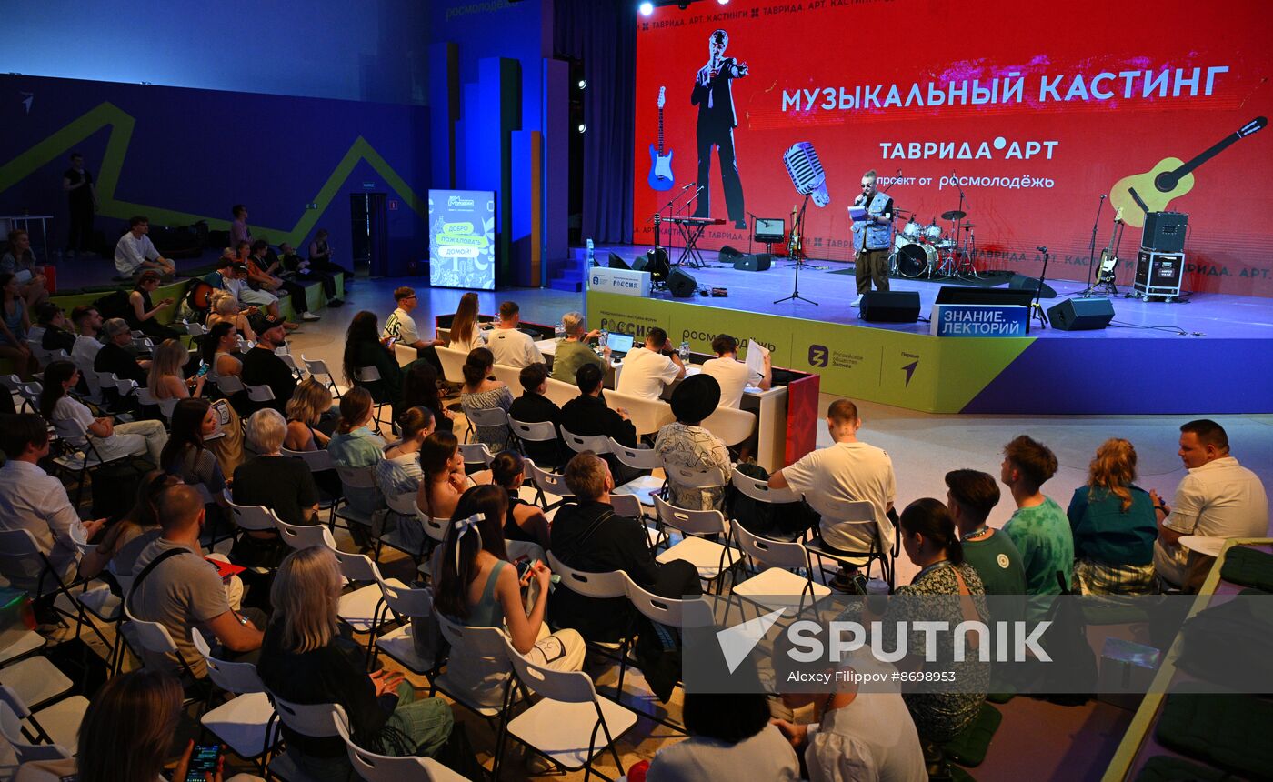 RUSSIA EXPO. Casting for Tavrida.ART Multinational Youth Art and Fly into Trends television show