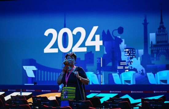 SPIEF-2024. Guests ahead of the plenary session