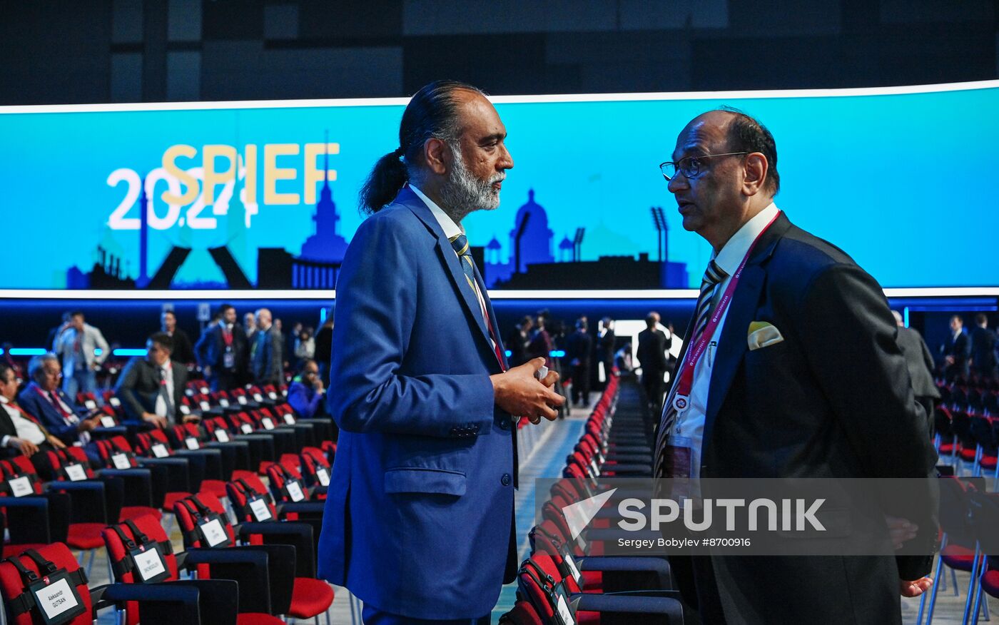 SPIEF-2024. Guests ahead of the plenary session