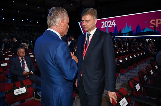 SPIEF-2024. Guests ahead of the plenary session