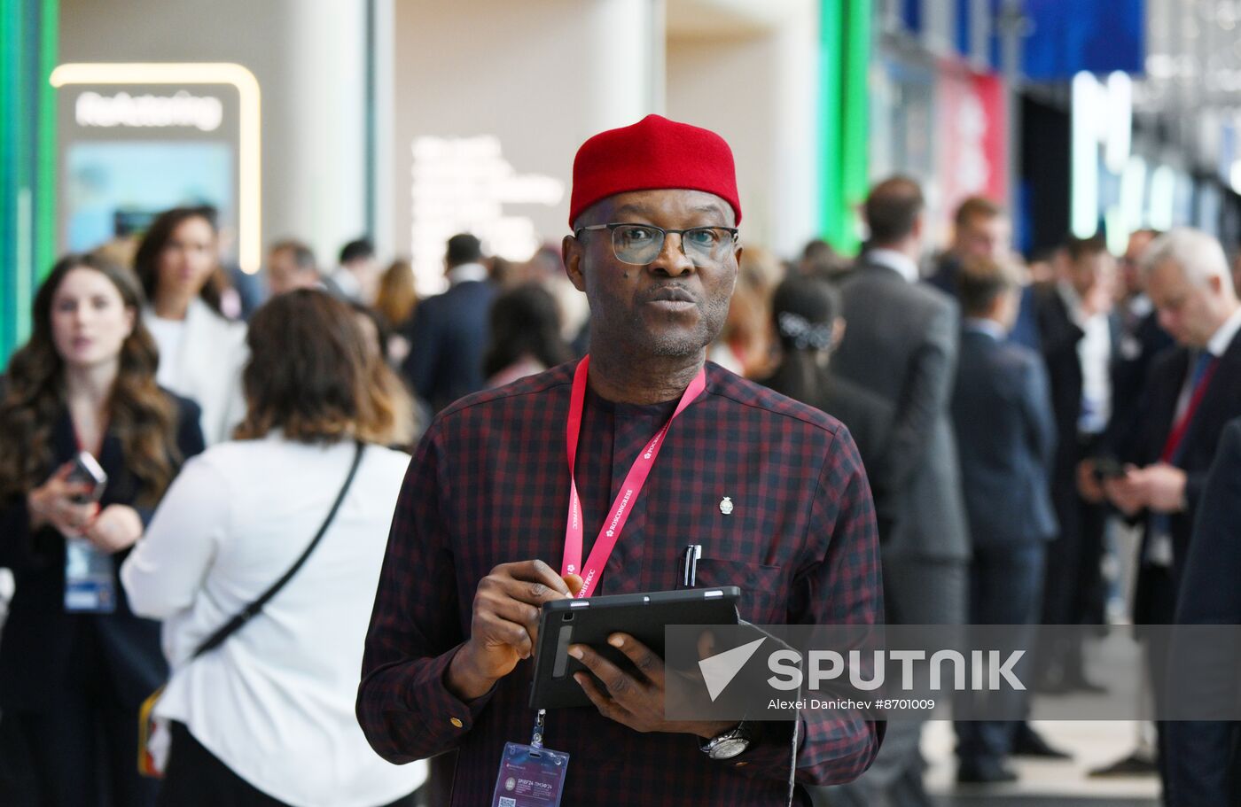 SPIEF-2024. Guests ahead of the plenary session