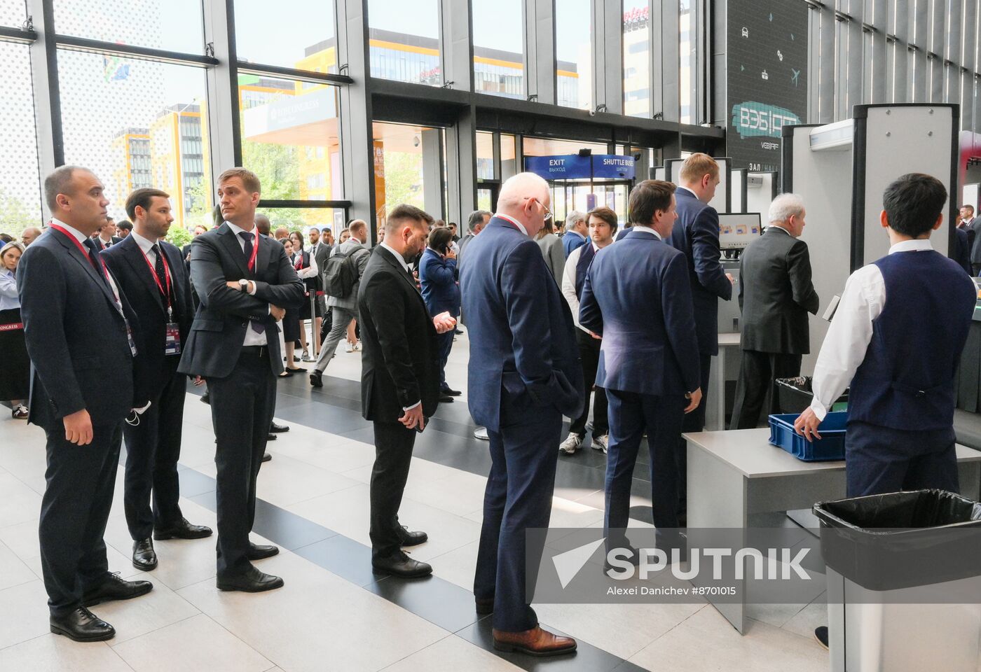 SPIEF-2024. Guests ahead of the plenary session