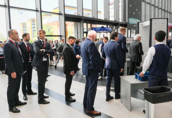 SPIEF-2024. Guests ahead of the plenary session