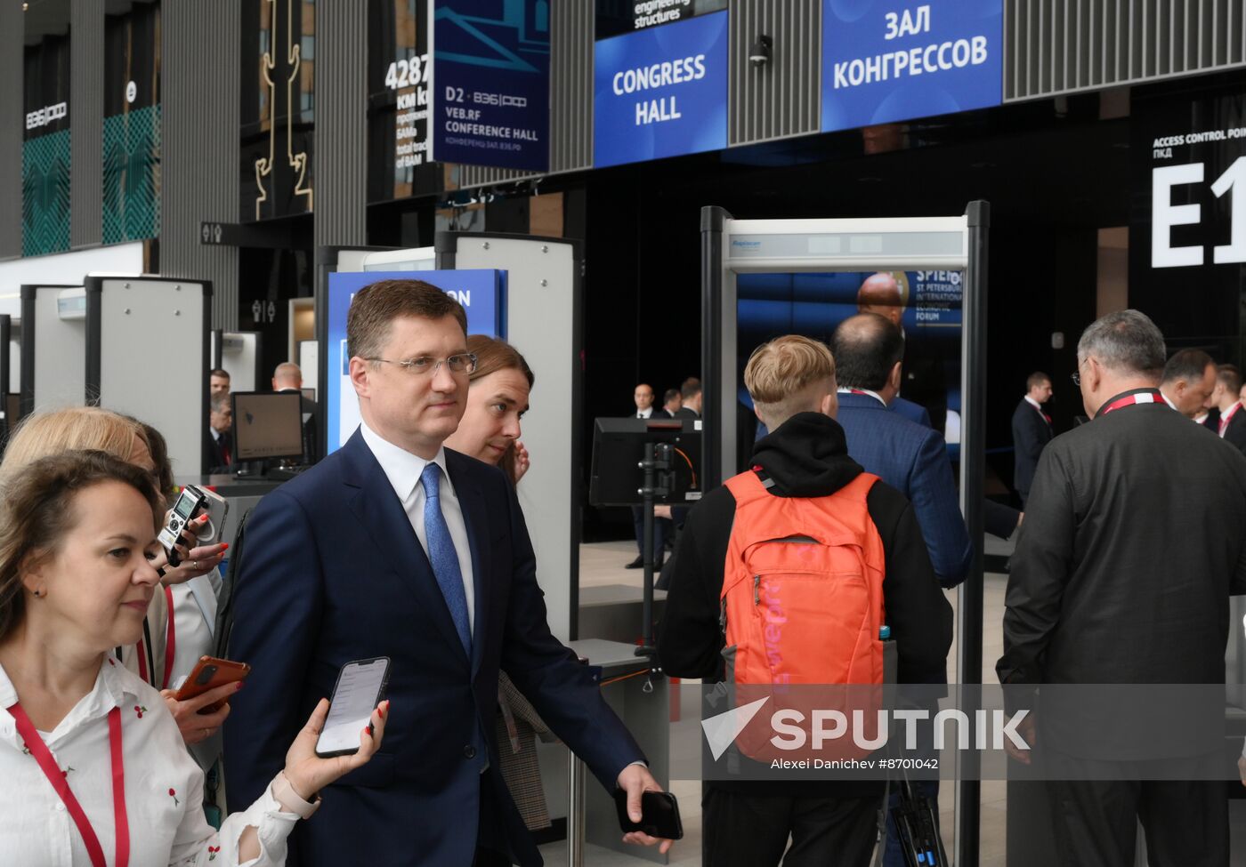 SPIEF-2024. Guests ahead of the plenary session