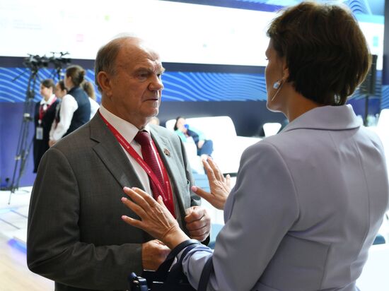 SPIEF-2024. Guests ahead of the plenary session