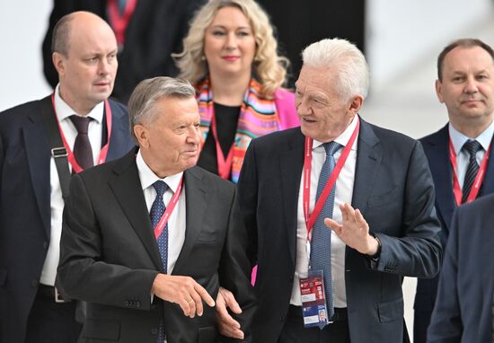 SPIEF-2024. Guests ahead of the plenary session