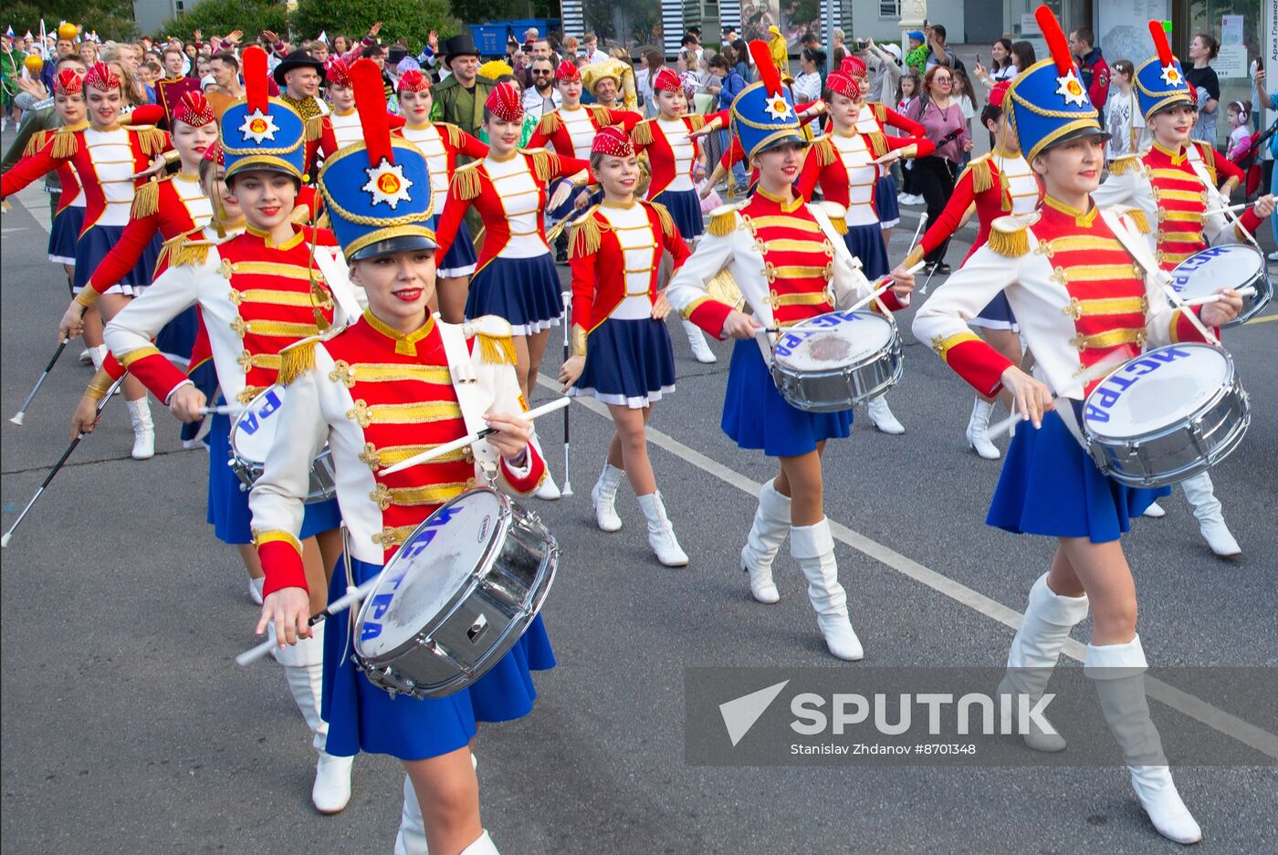 RUSSIA EXPO. Circus procession