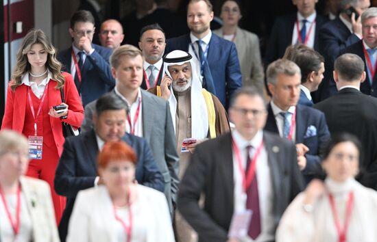 SPIEF-2024. Guests ahead of the plenary session