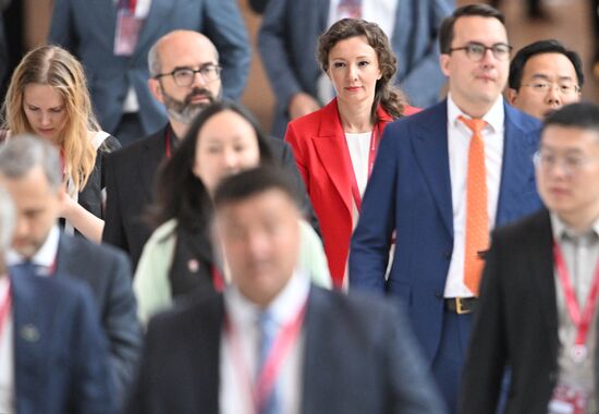 SPIEF-2024. Guests ahead of the plenary session