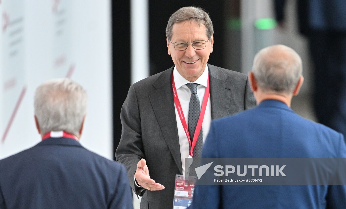 SPIEF-2024. Guests ahead of the plenary session