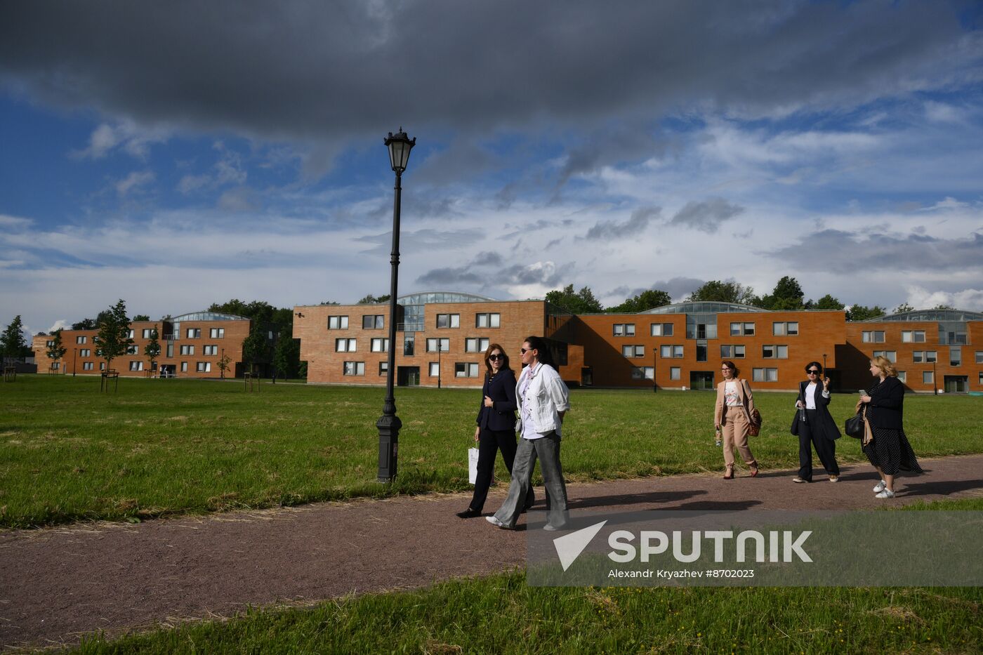 SPIEF-2024. Visit of delegation of REC, VTB and Chinese partners to campus of SPbU Graduate School of Management