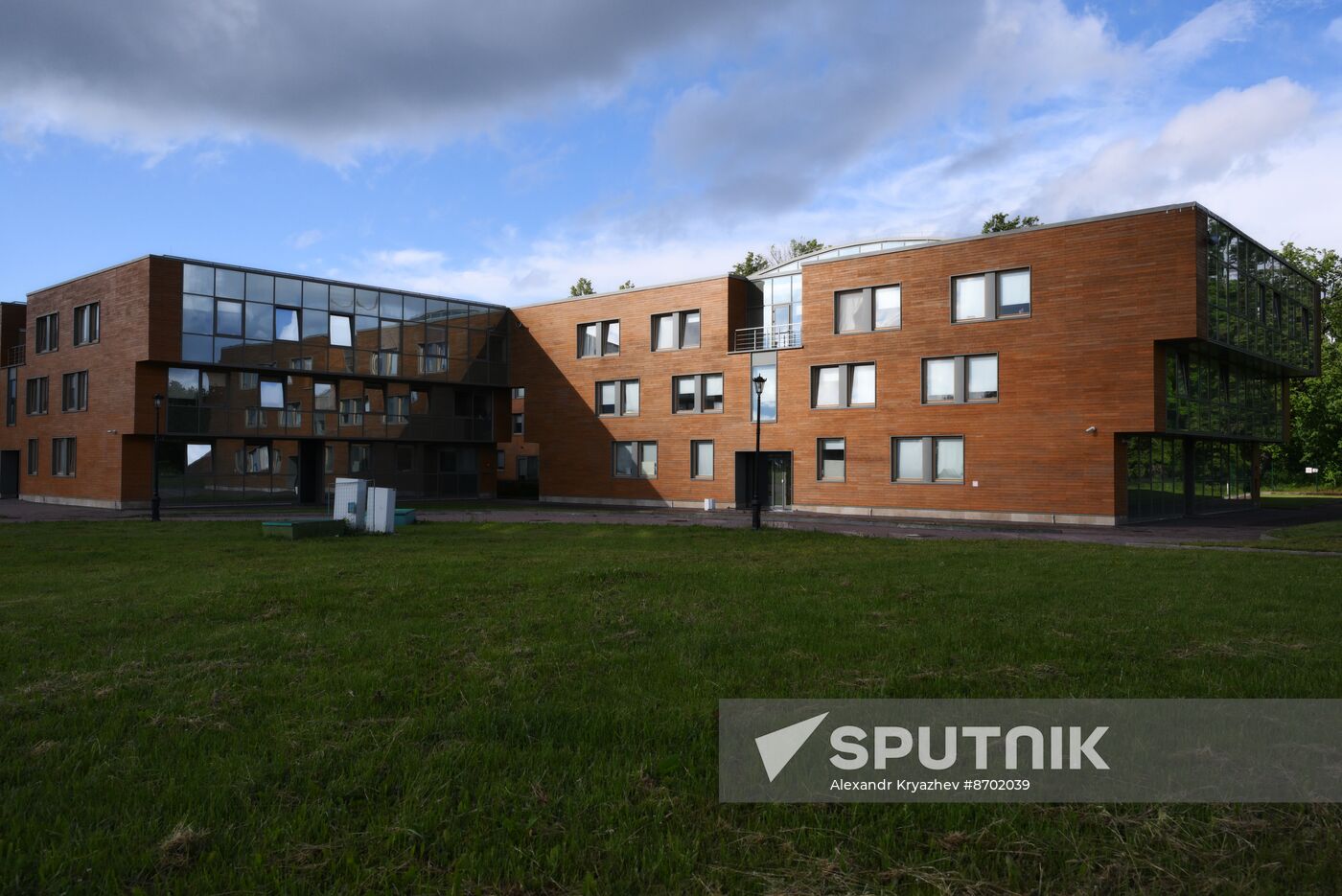 SPIEF-2024. Visit of delegation of REC, VTB and Chinese partners to campus of SPbU Graduate School of Management