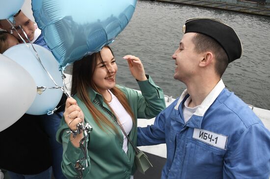 Russia Navy Submarine Petropavlovsk-Kamchatsky Exercise Welcoming