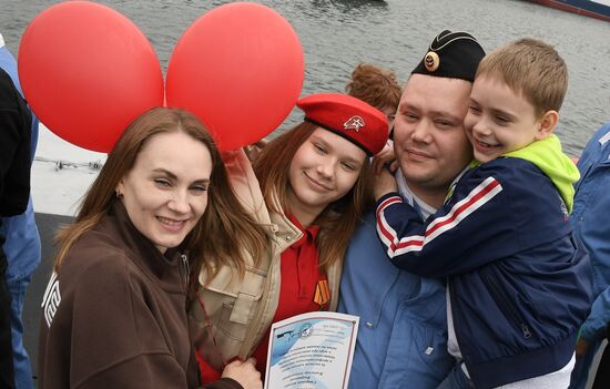 Russia Navy Submarine Petropavlovsk-Kamchatsky Exercise Welcoming