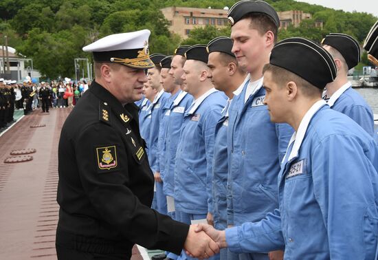 Russia Navy Submarine Petropavlovsk-Kamchatsky Exercise Welcoming