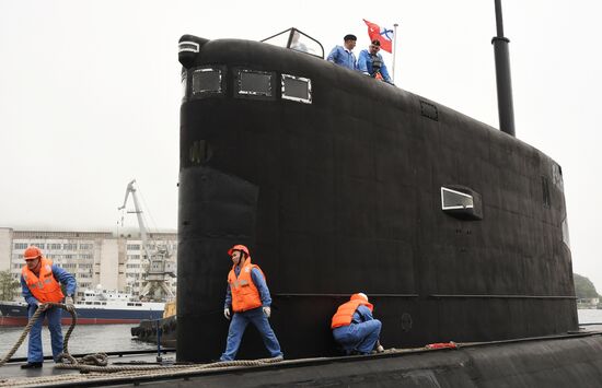 Russia Navy Submarine Petropavlovsk-Kamchatsky Exercise Welcoming