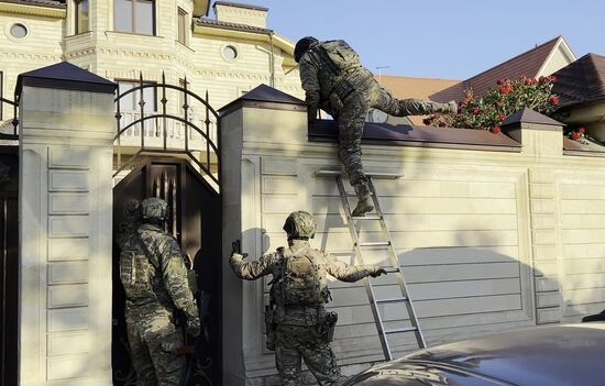 Russia Officials Embezzlement Detention